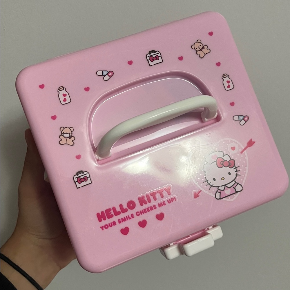 Hello Kitty Pink First Aid Box - Picture 5 of 9